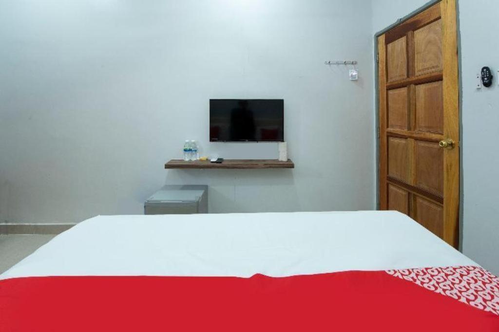 Oyo 90234 Sungai Rengit City Resort 2 Kampung Sungai Rengit Екстериор снимка
