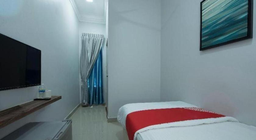 Oyo 90234 Sungai Rengit City Resort 2 Kampung Sungai Rengit Екстериор снимка