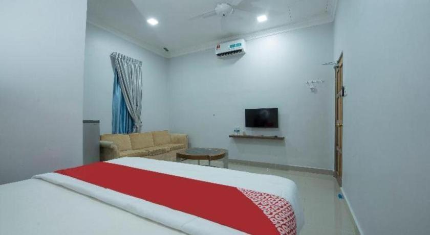 Oyo 90234 Sungai Rengit City Resort 2 Kampung Sungai Rengit Екстериор снимка