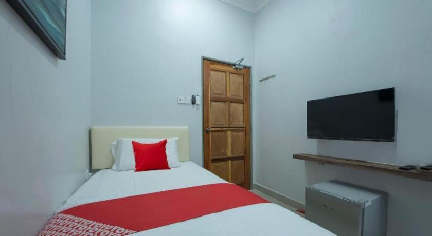 Oyo 90234 Sungai Rengit City Resort 2 Kampung Sungai Rengit Екстериор снимка